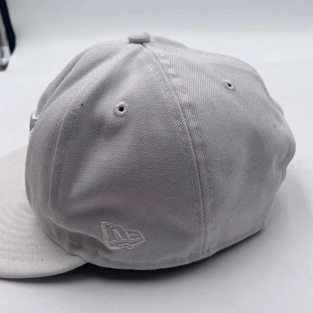 Toronto Blue Jays Hat Whiteout New Era 9Fifty‎ SnapBack White Flatbill Cleaned